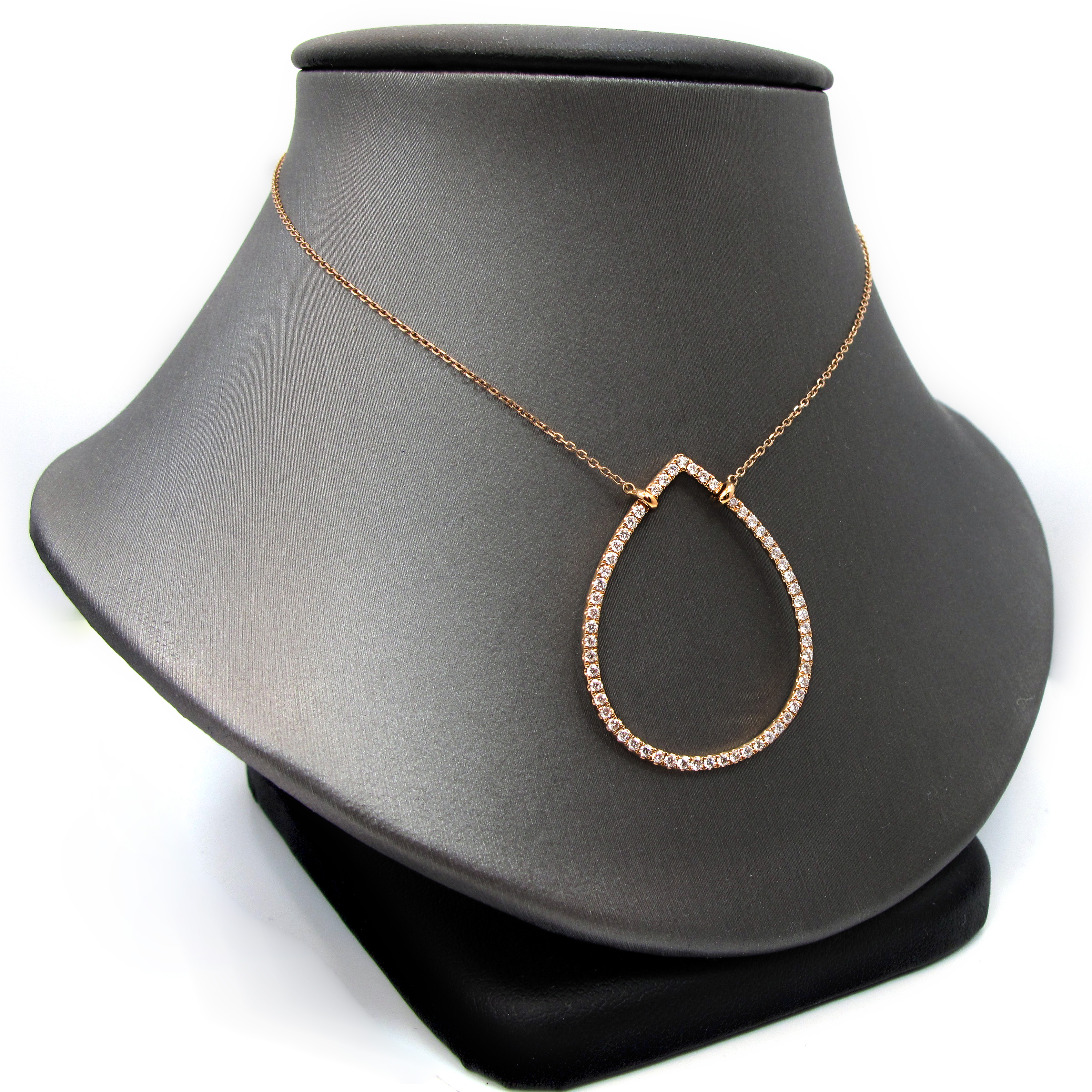 Diamond teardrop necklace set in 18k rose gold