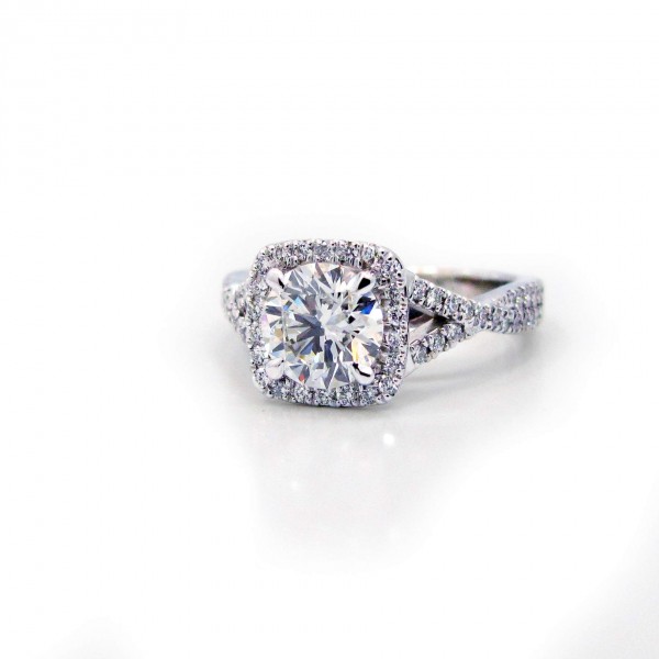 This is a picture of a Twisted Split Shank Cushion Halo Diamond Engagement Band