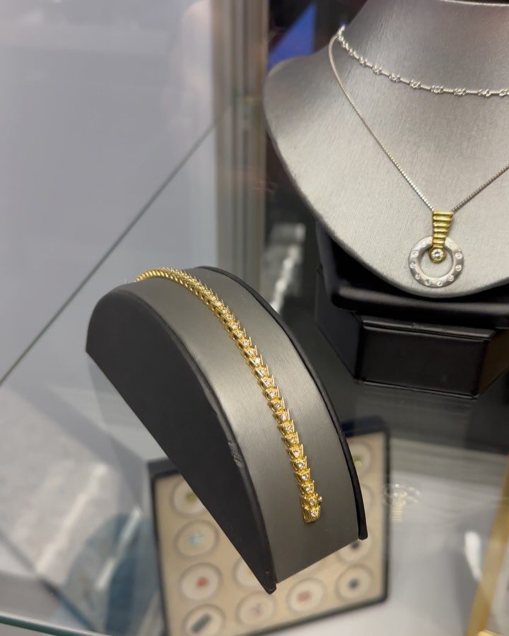 Instagram post from r.g.jewelers. This post is in position 1.