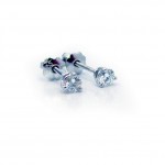 This is a picture of Round Brilliant Cut Diamond Stud Earrings
